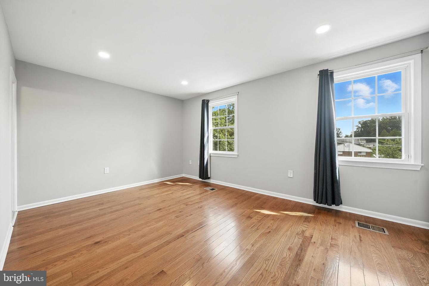 7247 RESERVOIR RD, SPRINGFIELD, Virginia 22150, 3 Bedrooms Bedrooms, ,3 BathroomsBathrooms,Residential,For sale,7247 RESERVOIR RD,VAFX2254480 MLS # VAFX2254480