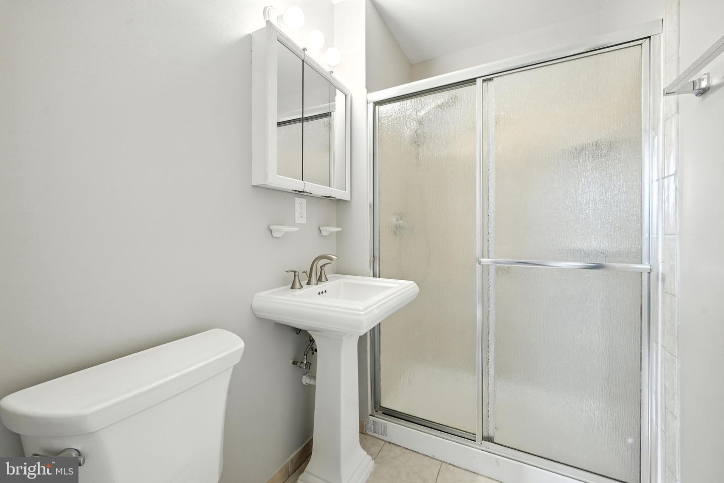 7247 RESERVOIR RD, SPRINGFIELD, Virginia 22150, 3 Bedrooms Bedrooms, ,3 BathroomsBathrooms,Residential,For sale,7247 RESERVOIR RD,VAFX2254480 MLS # VAFX2254480
