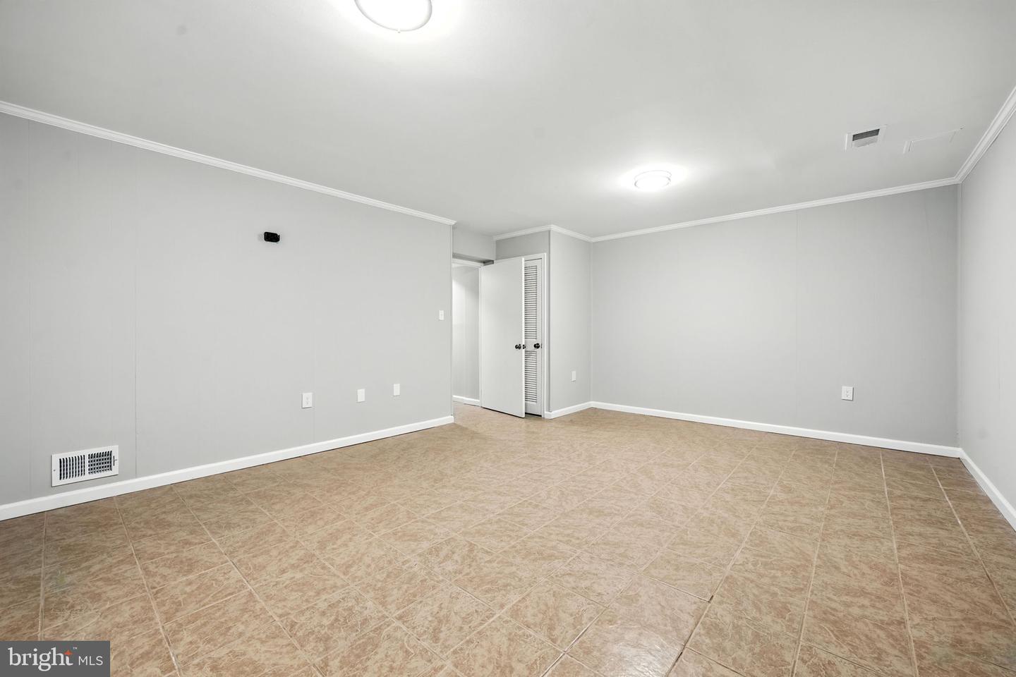7247 RESERVOIR RD, SPRINGFIELD, Virginia 22150, 3 Bedrooms Bedrooms, ,3 BathroomsBathrooms,Residential,For sale,7247 RESERVOIR RD,VAFX2254480 MLS # VAFX2254480