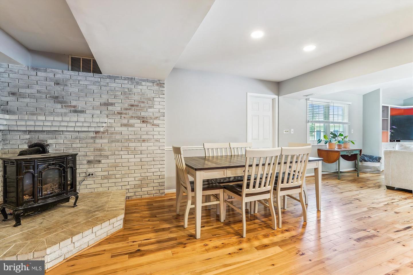 4219 HIGH RIDGE RD, HAYMARKET, Virginia 20169, 4 Bedrooms Bedrooms, 7 Rooms Rooms,2 BathroomsBathrooms,Residential,For sale,4219 HIGH RIDGE RD,VAPW2098868 MLS # VAPW2098868