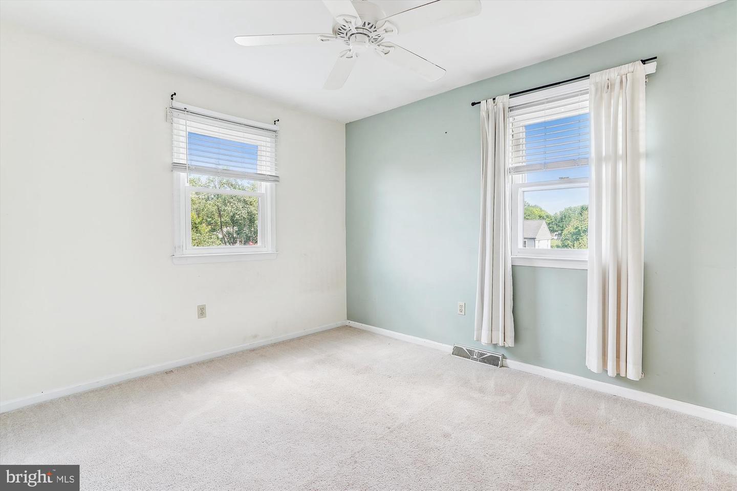 4219 HIGH RIDGE RD, HAYMARKET, Virginia 20169, 4 Bedrooms Bedrooms, 7 Rooms Rooms,2 BathroomsBathrooms,Residential,For sale,4219 HIGH RIDGE RD,VAPW2098868 MLS # VAPW2098868