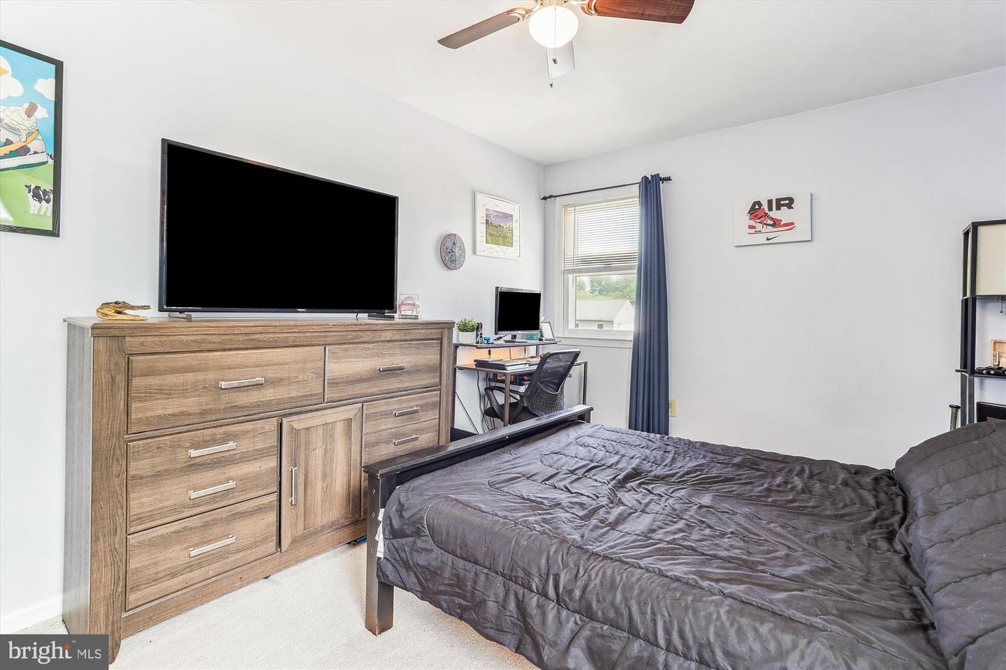 4219 HIGH RIDGE RD, HAYMARKET, Virginia 20169, 4 Bedrooms Bedrooms, 7 Rooms Rooms,2 BathroomsBathrooms,Residential,For sale,4219 HIGH RIDGE RD,VAPW2098868 MLS # VAPW2098868