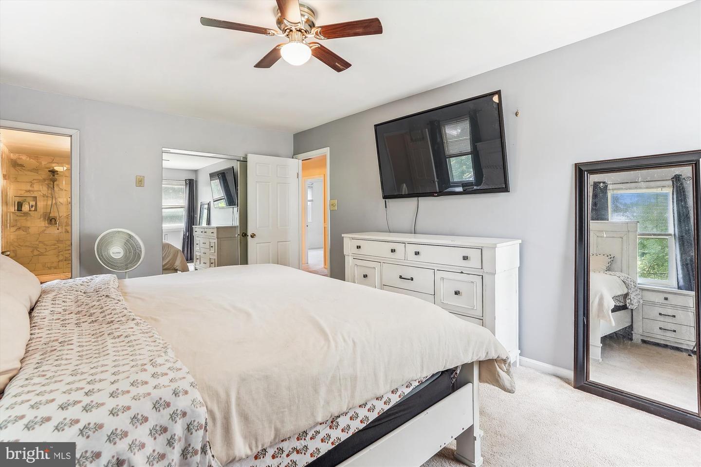 4219 HIGH RIDGE RD, HAYMARKET, Virginia 20169, 4 Bedrooms Bedrooms, 7 Rooms Rooms,2 BathroomsBathrooms,Residential,For sale,4219 HIGH RIDGE RD,VAPW2098868 MLS # VAPW2098868