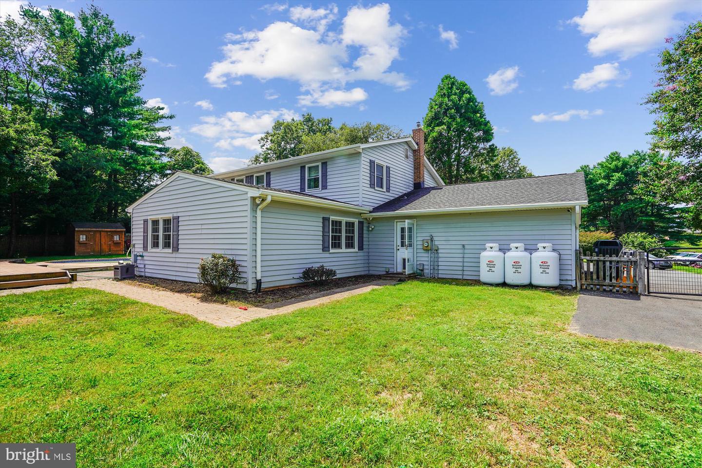 4219 HIGH RIDGE RD, HAYMARKET, Virginia 20169, 4 Bedrooms Bedrooms, 7 Rooms Rooms,2 BathroomsBathrooms,Residential,For sale,4219 HIGH RIDGE RD,VAPW2098868 MLS # VAPW2098868