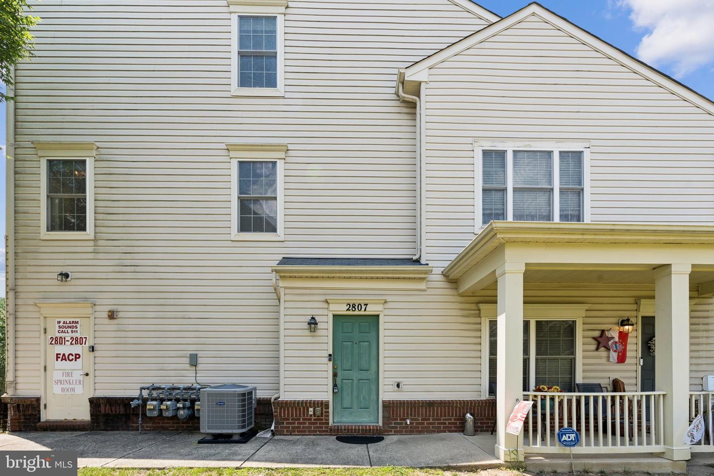 2807 CHINKAPIN OAK LN, WOODBRIDGE, Virginia 22191, 3 Bedrooms Bedrooms, ,2 BathroomsBathrooms,Residential,For sale,2807 CHINKAPIN OAK LN,VAPW2098904 MLS # VAPW2098904