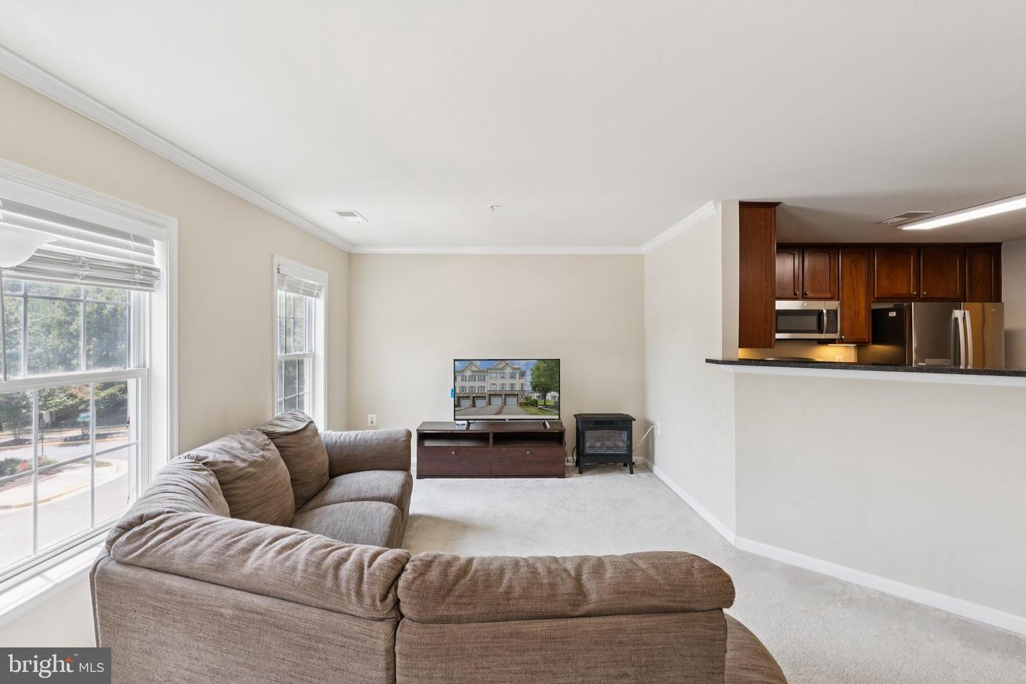 2807 CHINKAPIN OAK LN, WOODBRIDGE, Virginia 22191, 3 Bedrooms Bedrooms, ,2 BathroomsBathrooms,Residential,For sale,2807 CHINKAPIN OAK LN,VAPW2098904 MLS # VAPW2098904