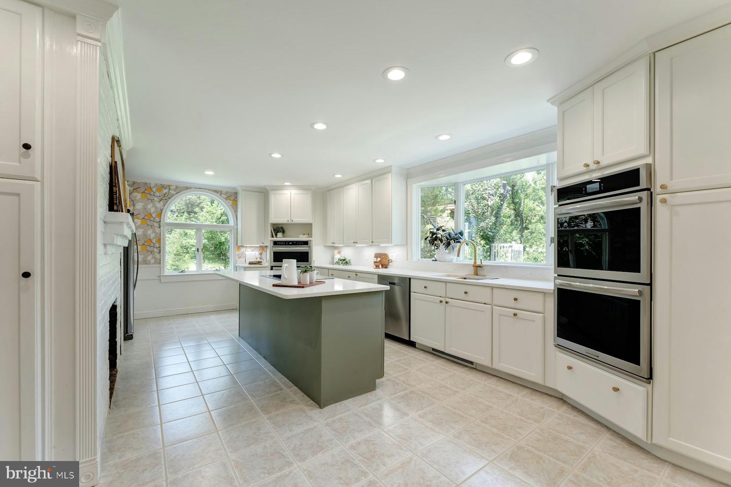 120 W COLONIAL HWY, HAMILTON, Virginia 20158, 3 Bedrooms Bedrooms, ,4 BathroomsBathrooms,Residential,For sale,120 W COLONIAL HWY,VALO2102298 MLS # VALO2102298