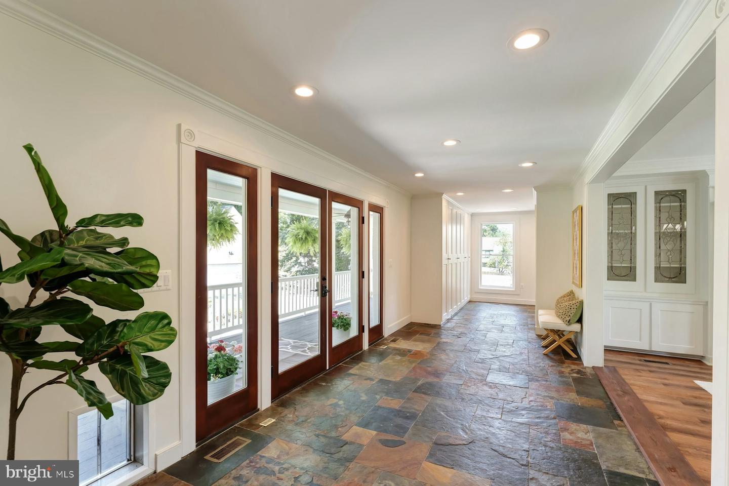 120 W COLONIAL HWY, HAMILTON, Virginia 20158, 3 Bedrooms Bedrooms, ,4 BathroomsBathrooms,Residential,For sale,120 W COLONIAL HWY,VALO2102298 MLS # VALO2102298