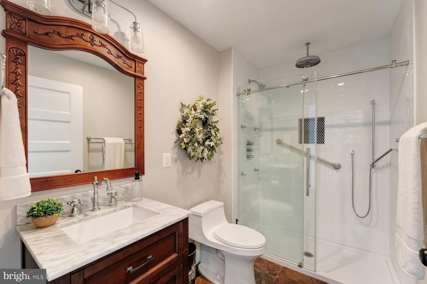 120 W COLONIAL HWY, HAMILTON, Virginia 20158, 3 Bedrooms Bedrooms, ,4 BathroomsBathrooms,Residential,For sale,120 W COLONIAL HWY,VALO2102298 MLS # VALO2102298
