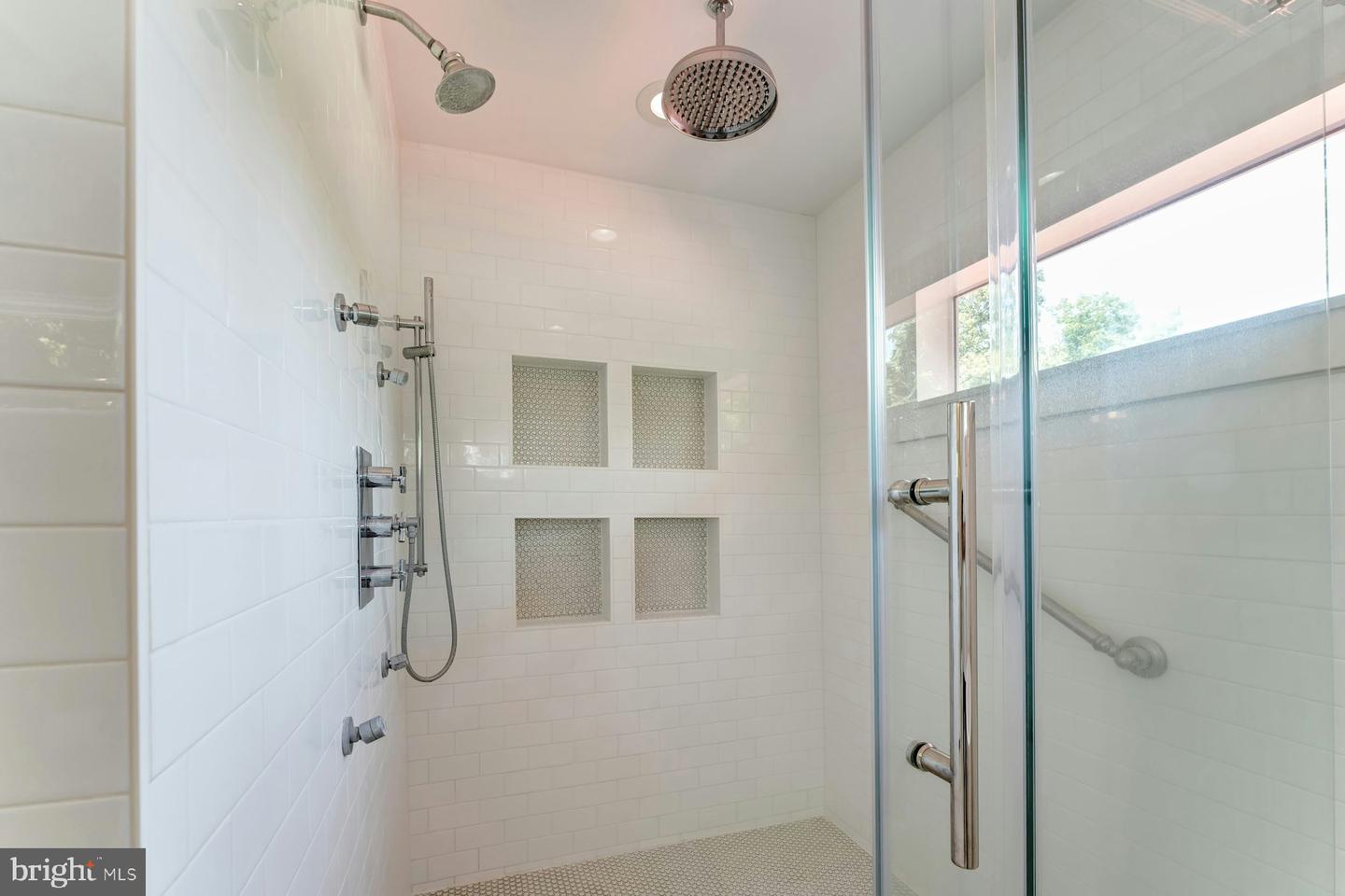 120 W COLONIAL HWY, HAMILTON, Virginia 20158, 3 Bedrooms Bedrooms, ,4 BathroomsBathrooms,Residential,For sale,120 W COLONIAL HWY,VALO2102298 MLS # VALO2102298