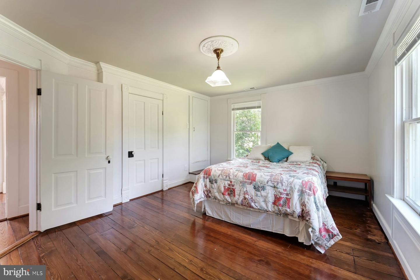 120 W COLONIAL HWY, HAMILTON, Virginia 20158, 3 Bedrooms Bedrooms, ,4 BathroomsBathrooms,Residential,For sale,120 W COLONIAL HWY,VALO2102298 MLS # VALO2102298