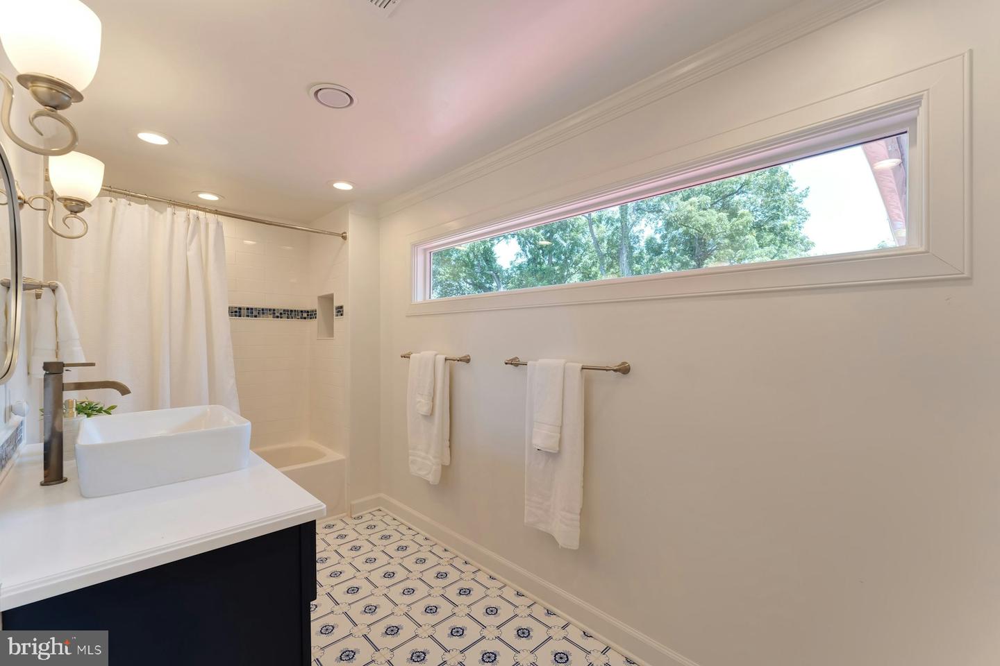 120 W COLONIAL HWY, HAMILTON, Virginia 20158, 3 Bedrooms Bedrooms, ,4 BathroomsBathrooms,Residential,For sale,120 W COLONIAL HWY,VALO2102298 MLS # VALO2102298