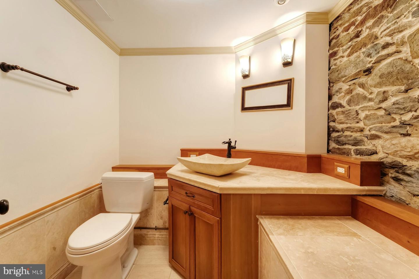 120 W COLONIAL HWY, HAMILTON, Virginia 20158, 3 Bedrooms Bedrooms, ,4 BathroomsBathrooms,Residential,For sale,120 W COLONIAL HWY,VALO2102298 MLS # VALO2102298