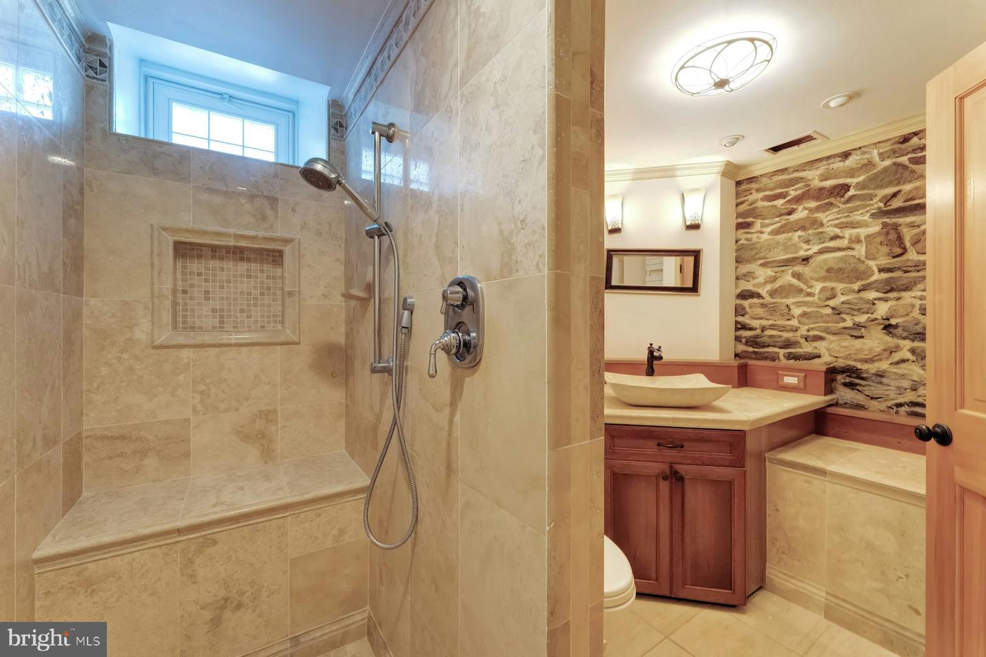 120 W COLONIAL HWY, HAMILTON, Virginia 20158, 3 Bedrooms Bedrooms, ,4 BathroomsBathrooms,Residential,For sale,120 W COLONIAL HWY,VALO2102298 MLS # VALO2102298