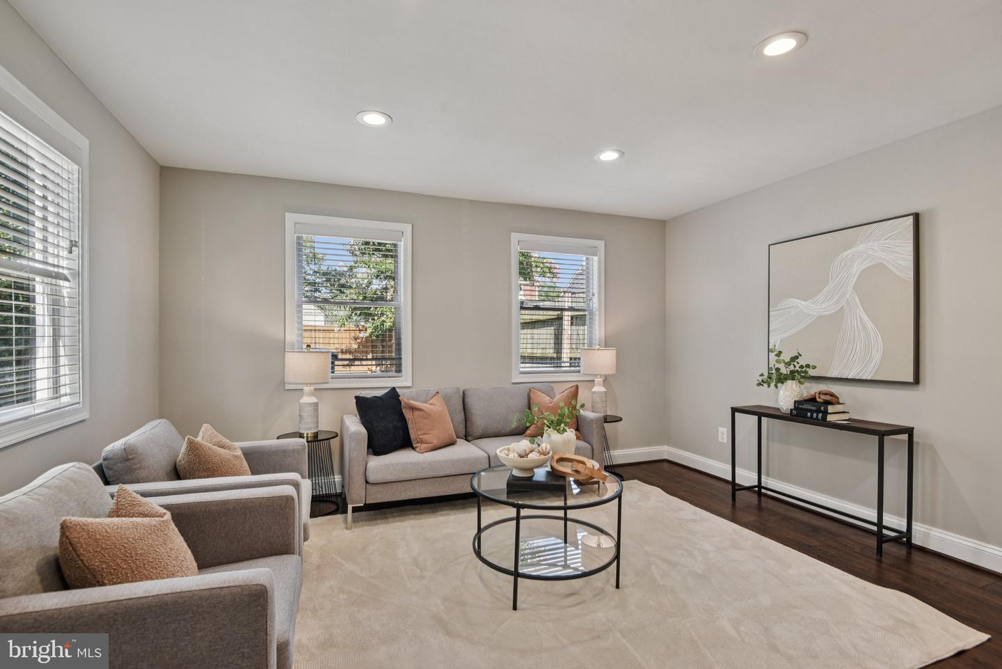 2137 S OXFORD ST, ARLINGTON, Virginia 22204, 3 Bedrooms Bedrooms, ,2 BathroomsBathrooms,Residential,For sale,2137 S OXFORD ST,VAAR2060900 MLS # VAAR2060900