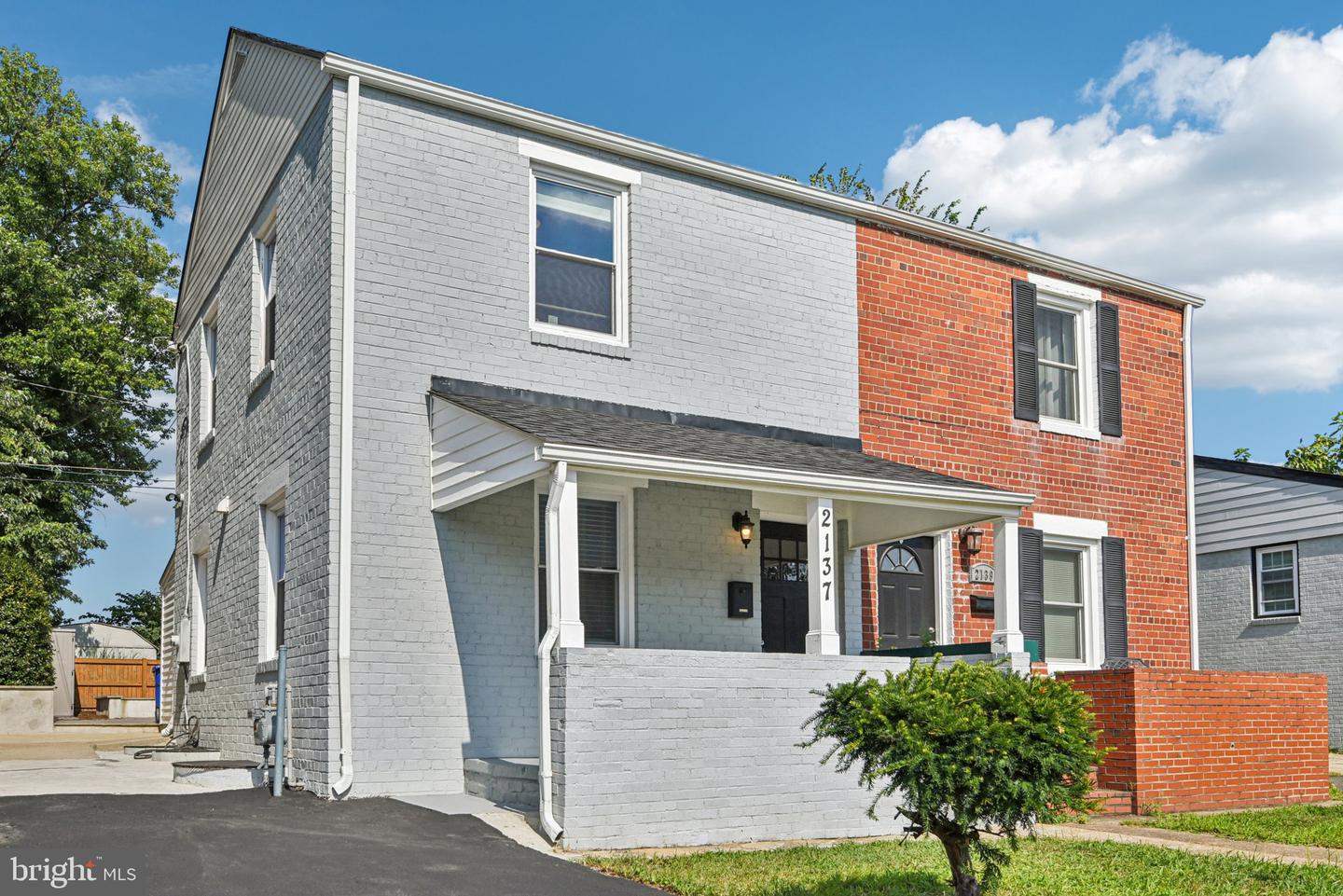 2137 S OXFORD ST, ARLINGTON, Virginia 22204, 3 Bedrooms Bedrooms, ,2 BathroomsBathrooms,Residential,For sale,2137 S OXFORD ST,VAAR2060900 MLS # VAAR2060900