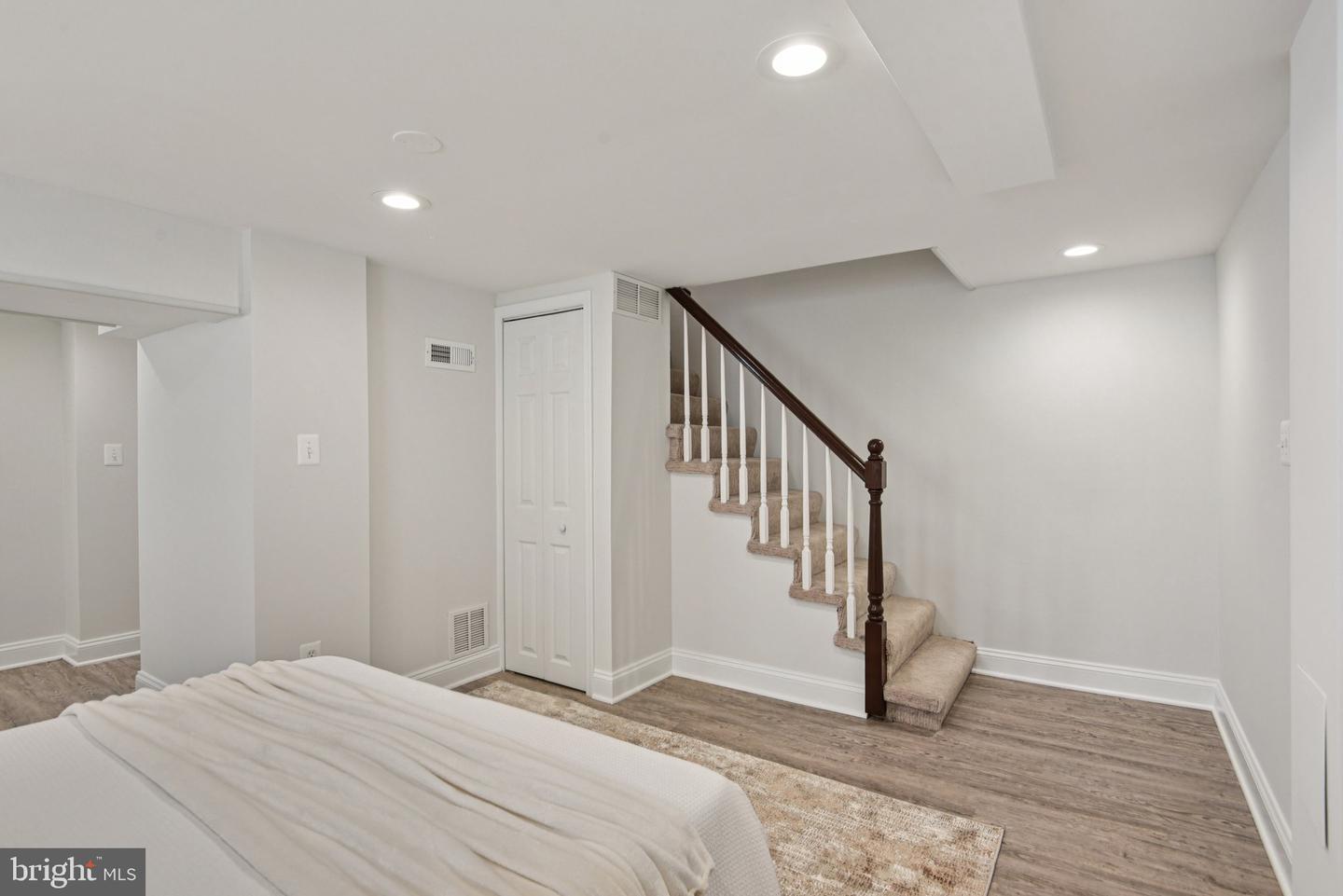 2137 S OXFORD ST, ARLINGTON, Virginia 22204, 3 Bedrooms Bedrooms, ,2 BathroomsBathrooms,Residential,For sale,2137 S OXFORD ST,VAAR2060900 MLS # VAAR2060900