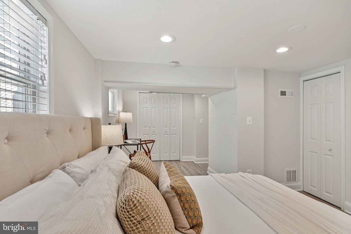 2137 S OXFORD ST, ARLINGTON, Virginia 22204, 3 Bedrooms Bedrooms, ,2 BathroomsBathrooms,Residential,For sale,2137 S OXFORD ST,VAAR2060900 MLS # VAAR2060900