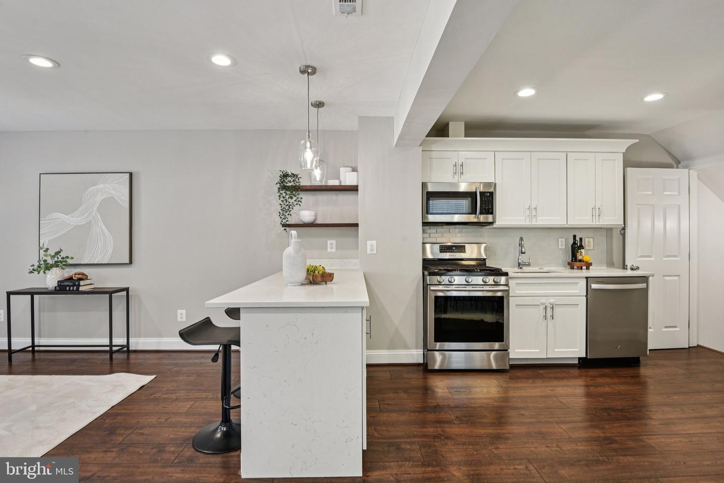 2137 S OXFORD ST, ARLINGTON, Virginia 22204, 3 Bedrooms Bedrooms, ,2 BathroomsBathrooms,Residential,For sale,2137 S OXFORD ST,VAAR2060900 MLS # VAAR2060900