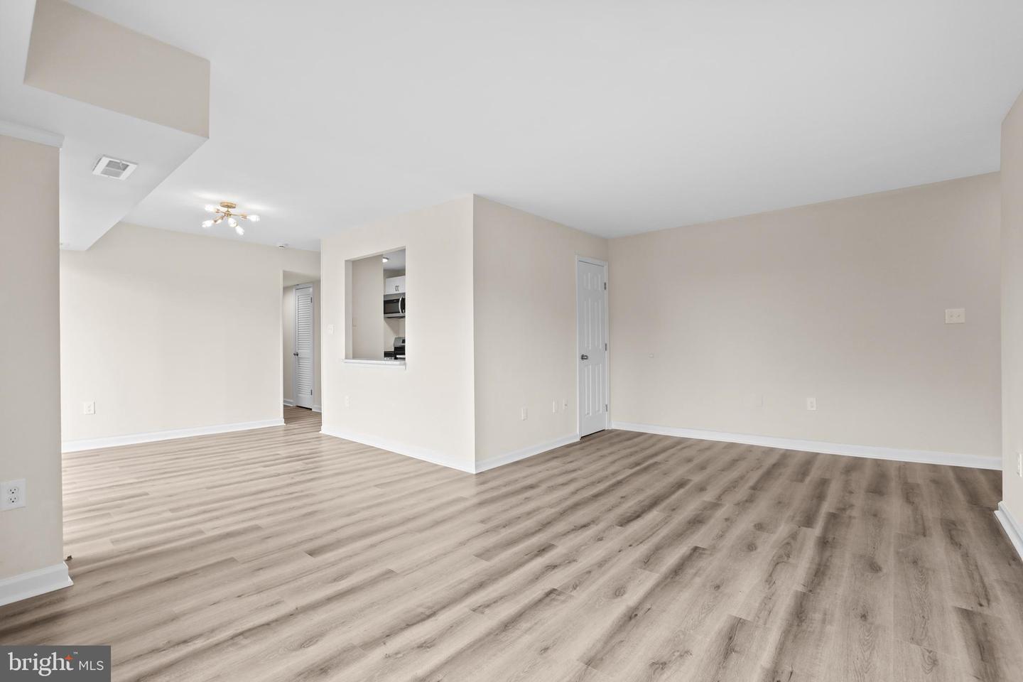 12701 LOTTE DR #203, WOODBRIDGE, Virginia 22192, 3 Bedrooms Bedrooms, ,1 BathroomBathrooms,Residential,For sale,12701 LOTTE DR #203,VAPW2099460 MLS # VAPW2099460
