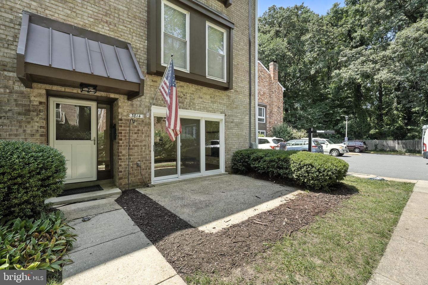 3814 PERSIMMON CIR, FAIRFAX, Virginia 22031, 2 Bedrooms Bedrooms, ,2 BathroomsBathrooms,Residential,For sale,3814 PERSIMMON CIR,VAFX2256626 MLS # VAFX2256626