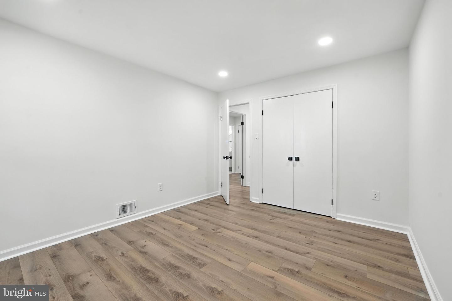 3814 PERSIMMON CIR, FAIRFAX, Virginia 22031, 2 Bedrooms Bedrooms, ,2 BathroomsBathrooms,Residential,For sale,3814 PERSIMMON CIR,VAFX2256626 MLS # VAFX2256626