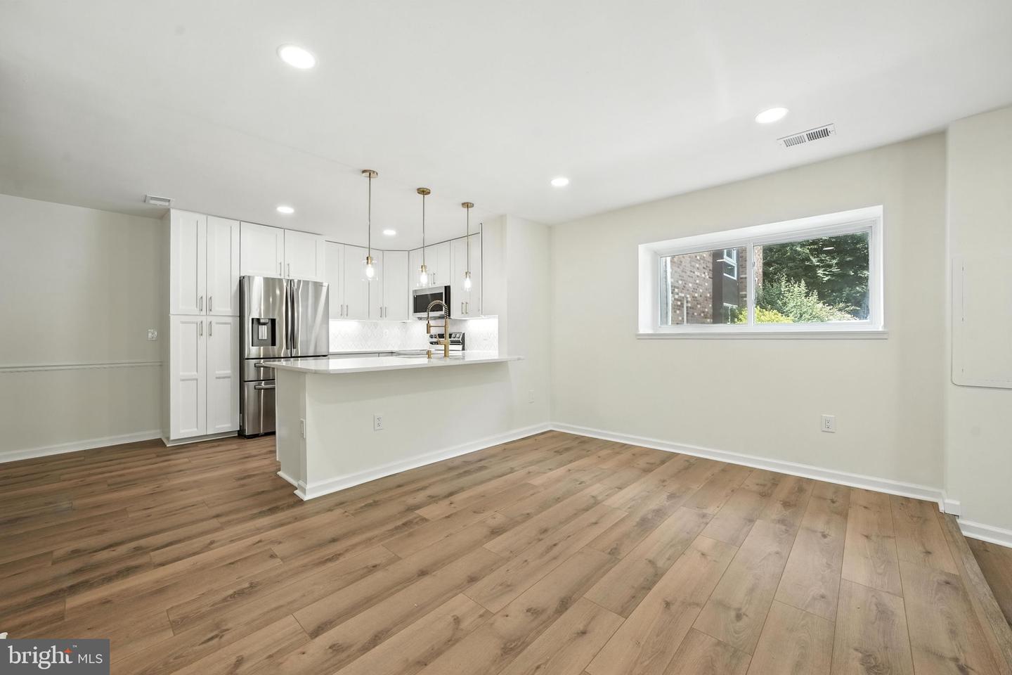 3814 PERSIMMON CIR, FAIRFAX, Virginia 22031, 2 Bedrooms Bedrooms, ,2 BathroomsBathrooms,Residential,For sale,3814 PERSIMMON CIR,VAFX2256626 MLS # VAFX2256626