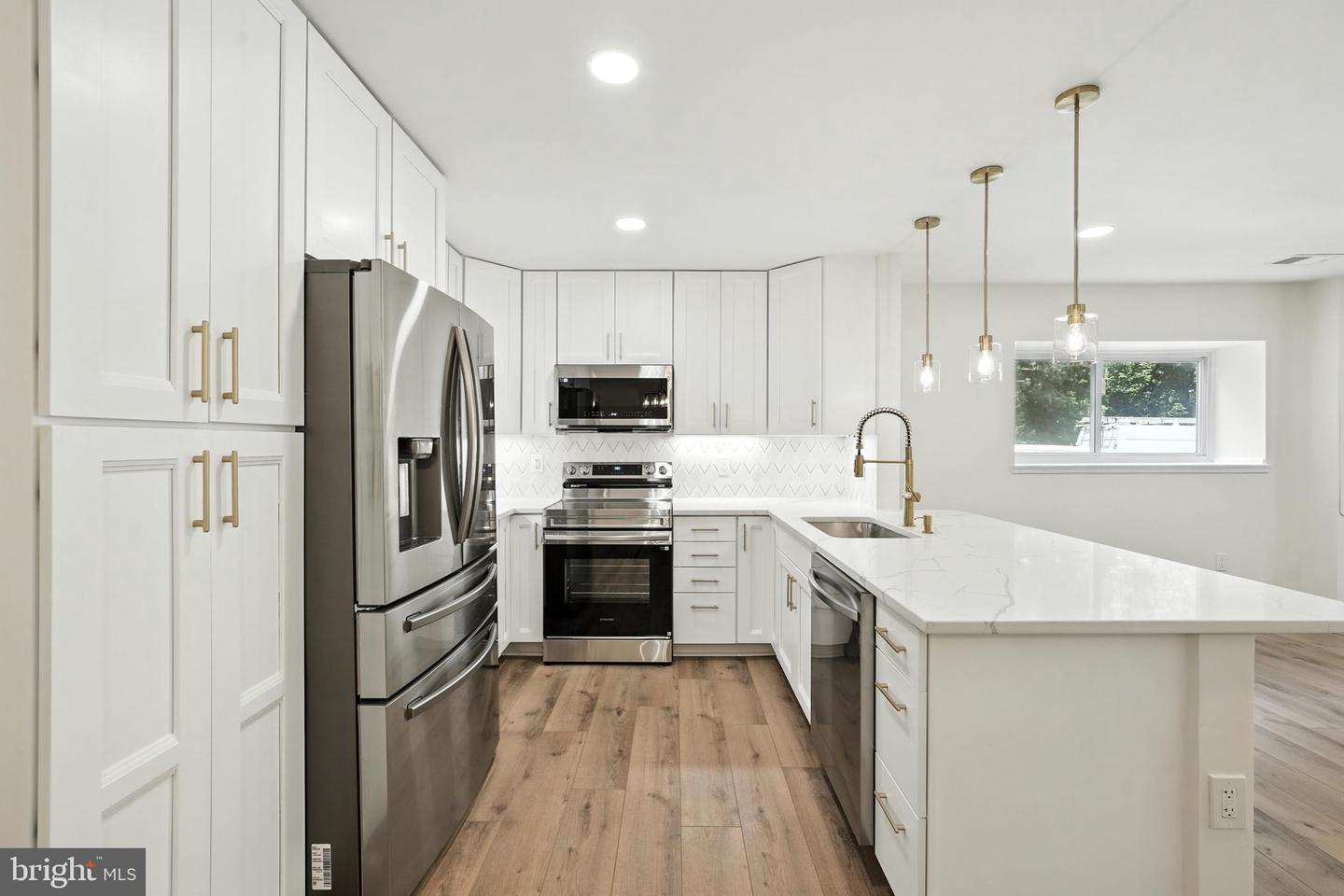 3814 PERSIMMON CIR, FAIRFAX, Virginia 22031, 2 Bedrooms Bedrooms, ,2 BathroomsBathrooms,Residential,For sale,3814 PERSIMMON CIR,VAFX2256626 MLS # VAFX2256626