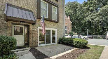 3814 PERSIMMON CIR, FAIRFAX, Virginia 22031, 2 Bedrooms Bedrooms, ,2 BathroomsBathrooms,Residential,For sale,3814 PERSIMMON CIR,VAFX2256626 MLS # VAFX2256626