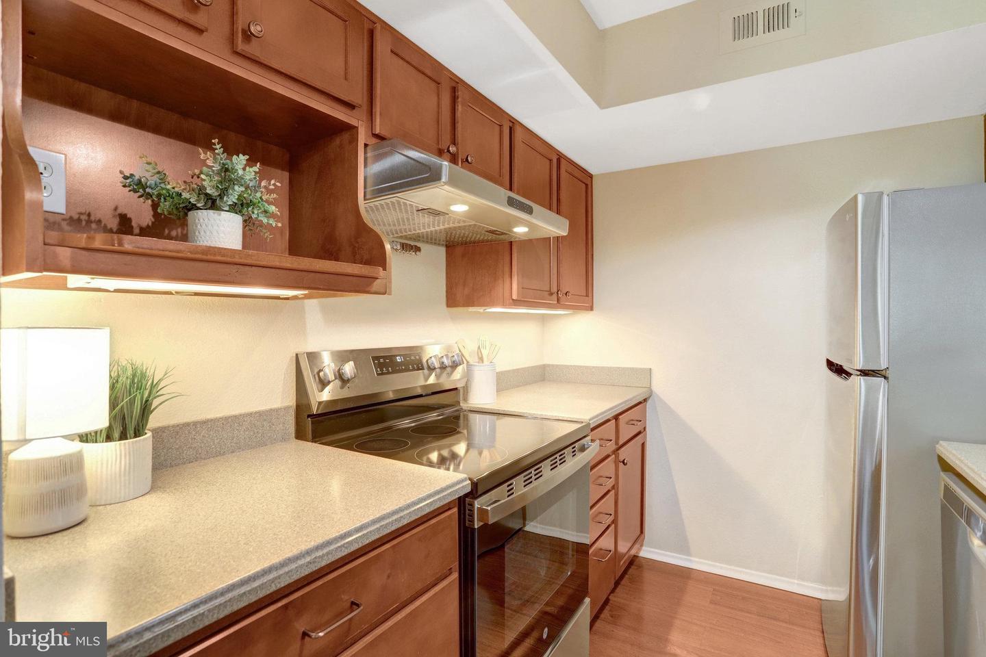 3315 WYNDHAM CIR #2235, ALEXANDRIA, Virginia 22302, 2 Bedrooms Bedrooms, ,2 BathroomsBathrooms,Residential,For sale,3315 WYNDHAM CIR #2235,VAAX2047698 MLS # VAAX2047698