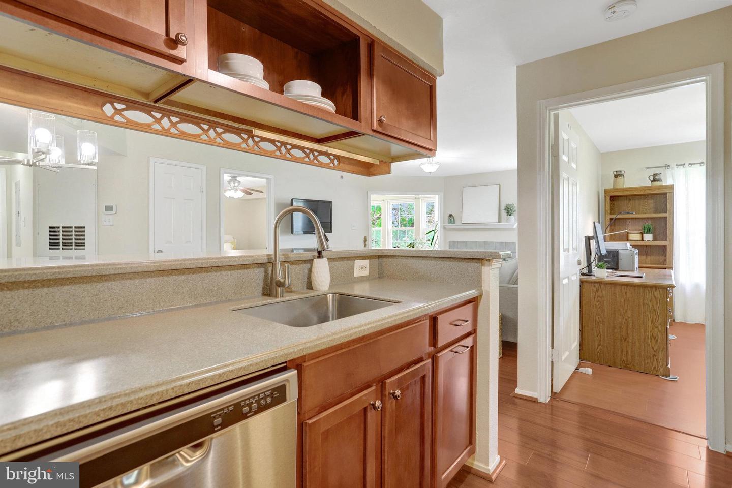 3315 WYNDHAM CIR #2235, ALEXANDRIA, Virginia 22302, 2 Bedrooms Bedrooms, ,2 BathroomsBathrooms,Residential,For sale,3315 WYNDHAM CIR #2235,VAAX2047698 MLS # VAAX2047698