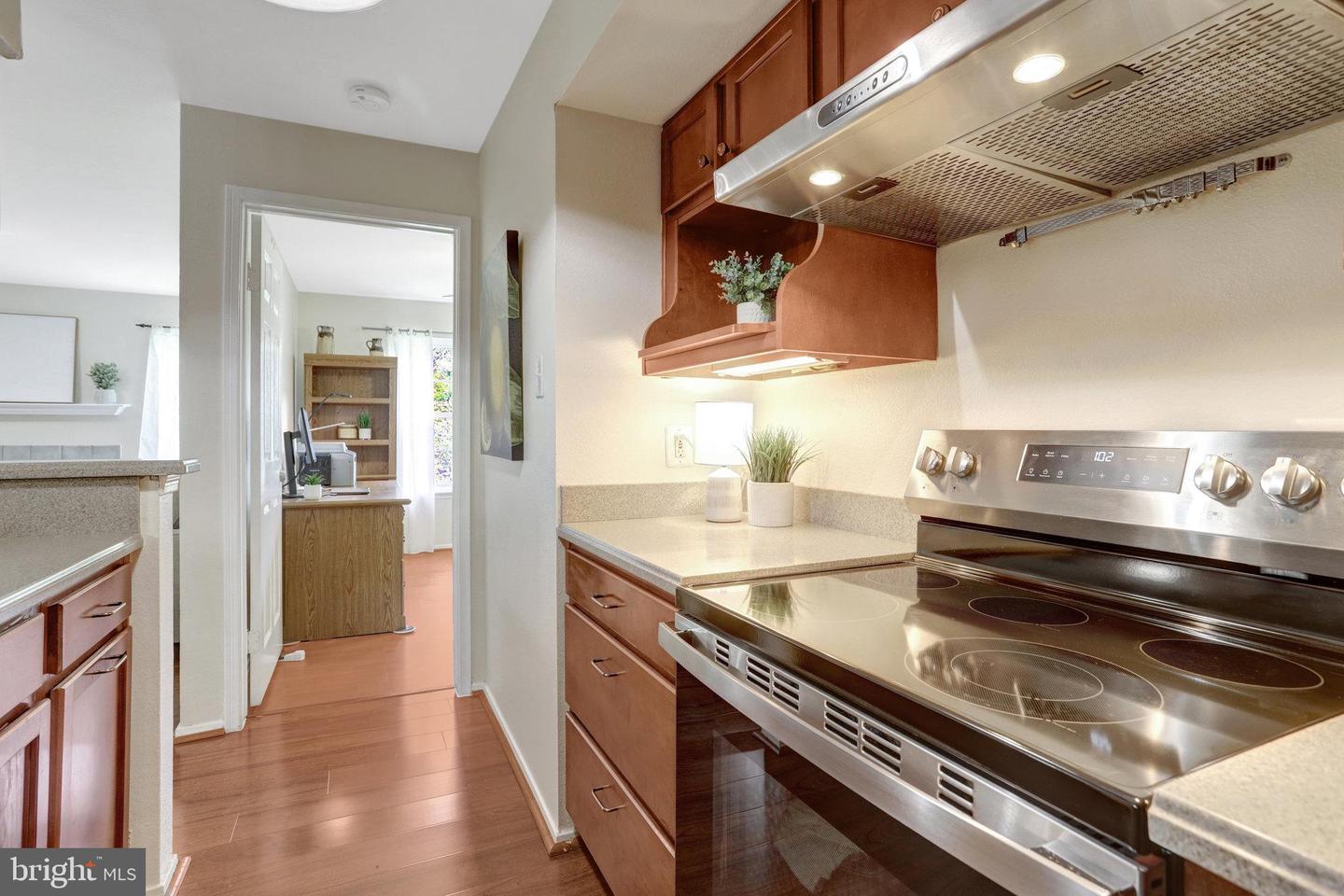 3315 WYNDHAM CIR #2235, ALEXANDRIA, Virginia 22302, 2 Bedrooms Bedrooms, ,2 BathroomsBathrooms,Residential,For sale,3315 WYNDHAM CIR #2235,VAAX2047698 MLS # VAAX2047698