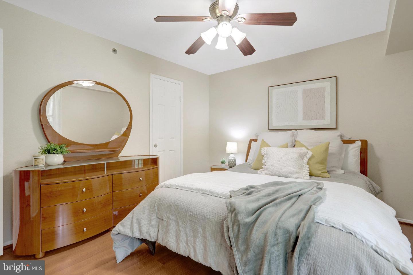 3315 WYNDHAM CIR #2235, ALEXANDRIA, Virginia 22302, 2 Bedrooms Bedrooms, ,2 BathroomsBathrooms,Residential,For sale,3315 WYNDHAM CIR #2235,VAAX2047698 MLS # VAAX2047698
