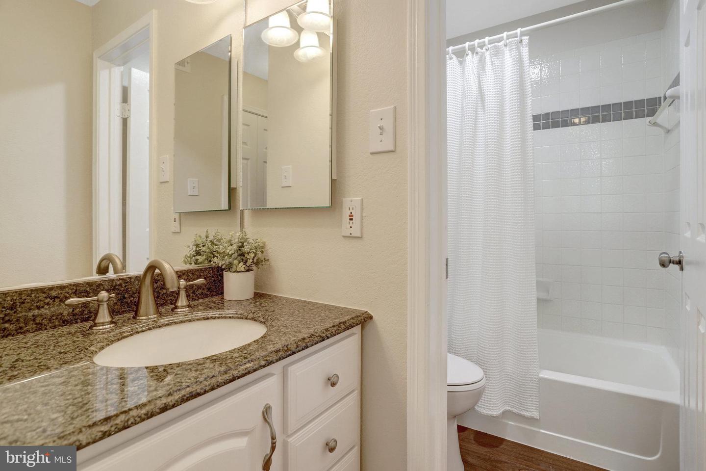 3315 WYNDHAM CIR #2235, ALEXANDRIA, Virginia 22302, 2 Bedrooms Bedrooms, ,2 BathroomsBathrooms,Residential,For sale,3315 WYNDHAM CIR #2235,VAAX2047698 MLS # VAAX2047698