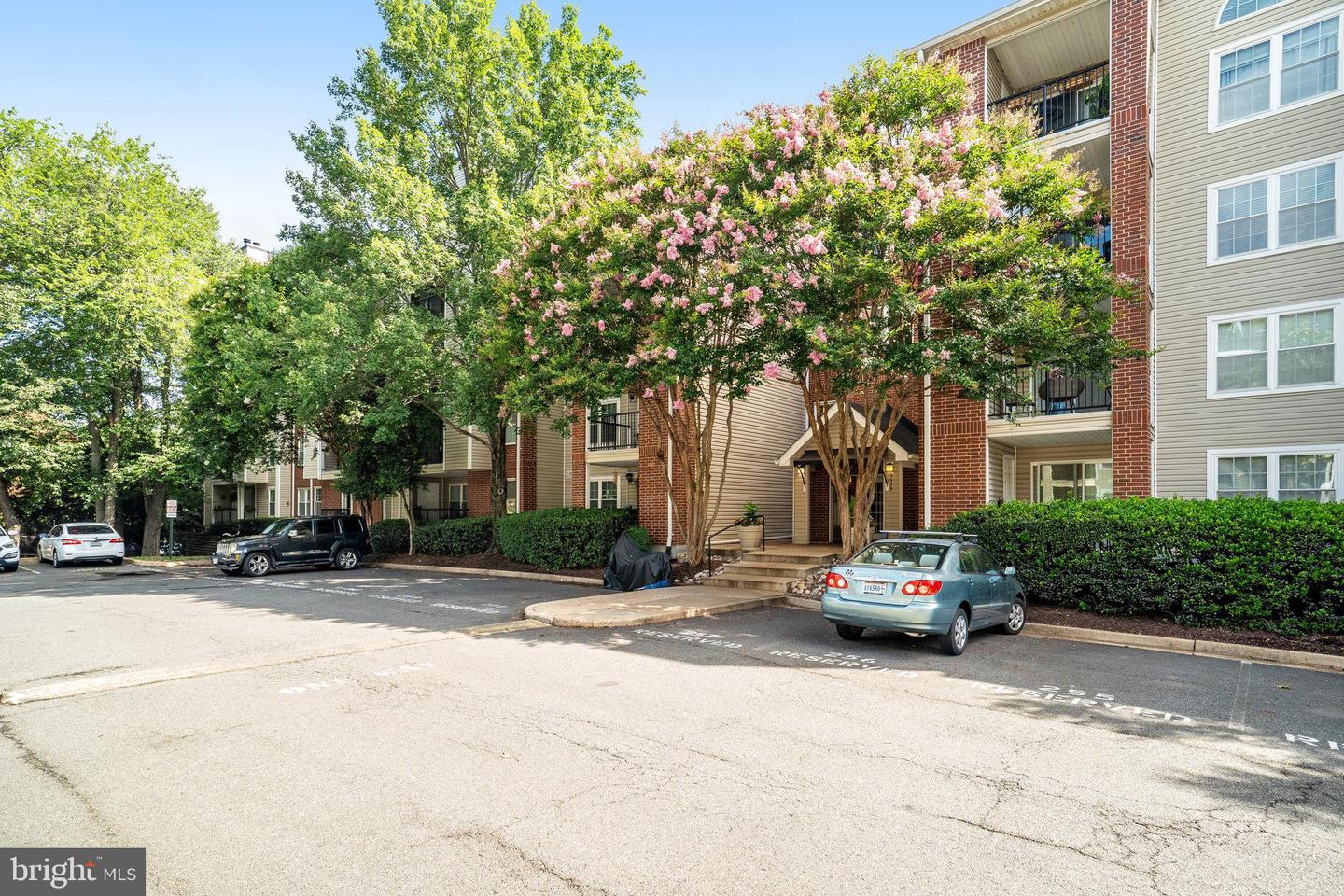 3315 WYNDHAM CIR #2235, ALEXANDRIA, Virginia 22302, 2 Bedrooms Bedrooms, ,2 BathroomsBathrooms,Residential,For sale,3315 WYNDHAM CIR #2235,VAAX2047698 MLS # VAAX2047698