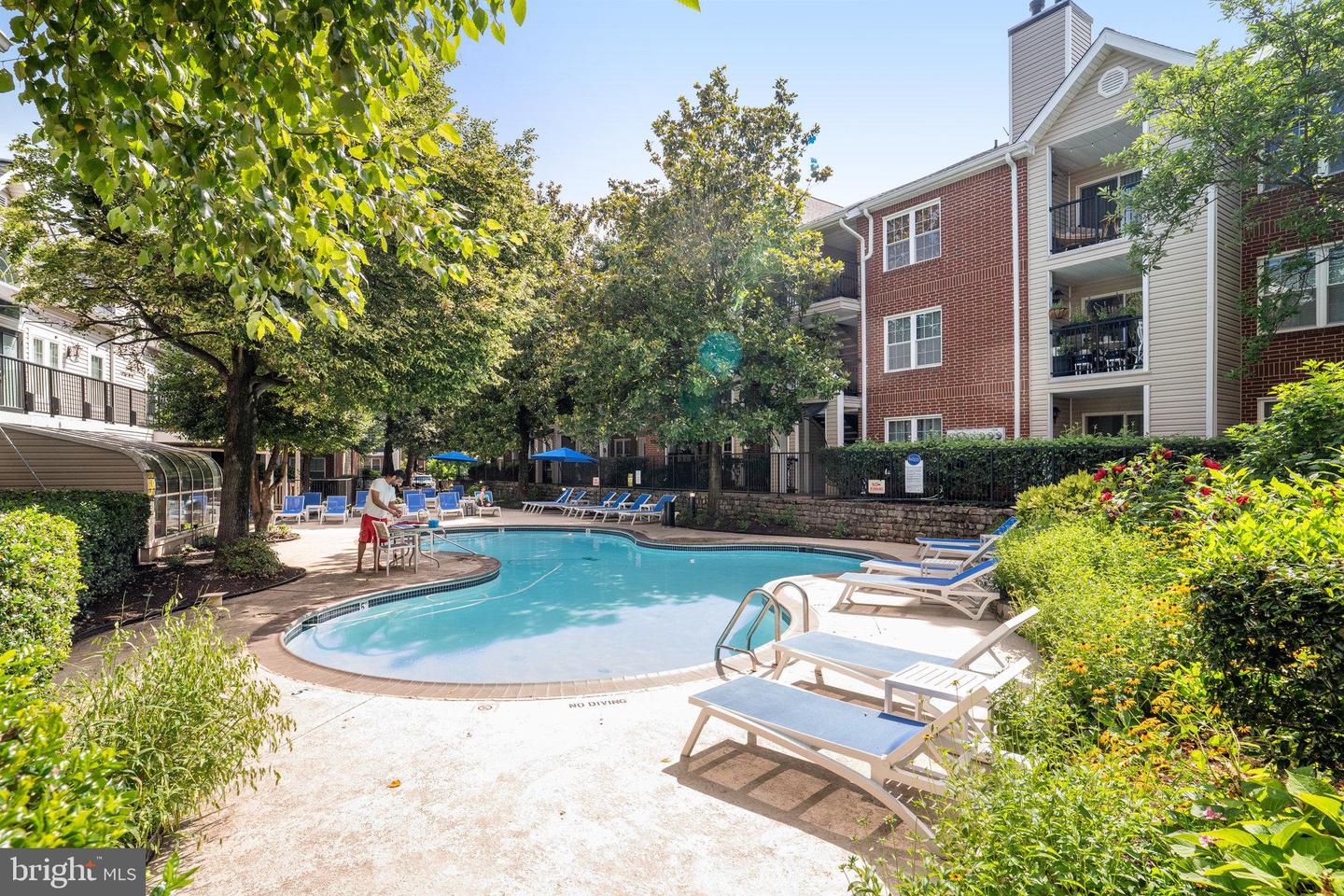 3315 WYNDHAM CIR #2235, ALEXANDRIA, Virginia 22302, 2 Bedrooms Bedrooms, ,2 BathroomsBathrooms,Residential,For sale,3315 WYNDHAM CIR #2235,VAAX2047698 MLS # VAAX2047698