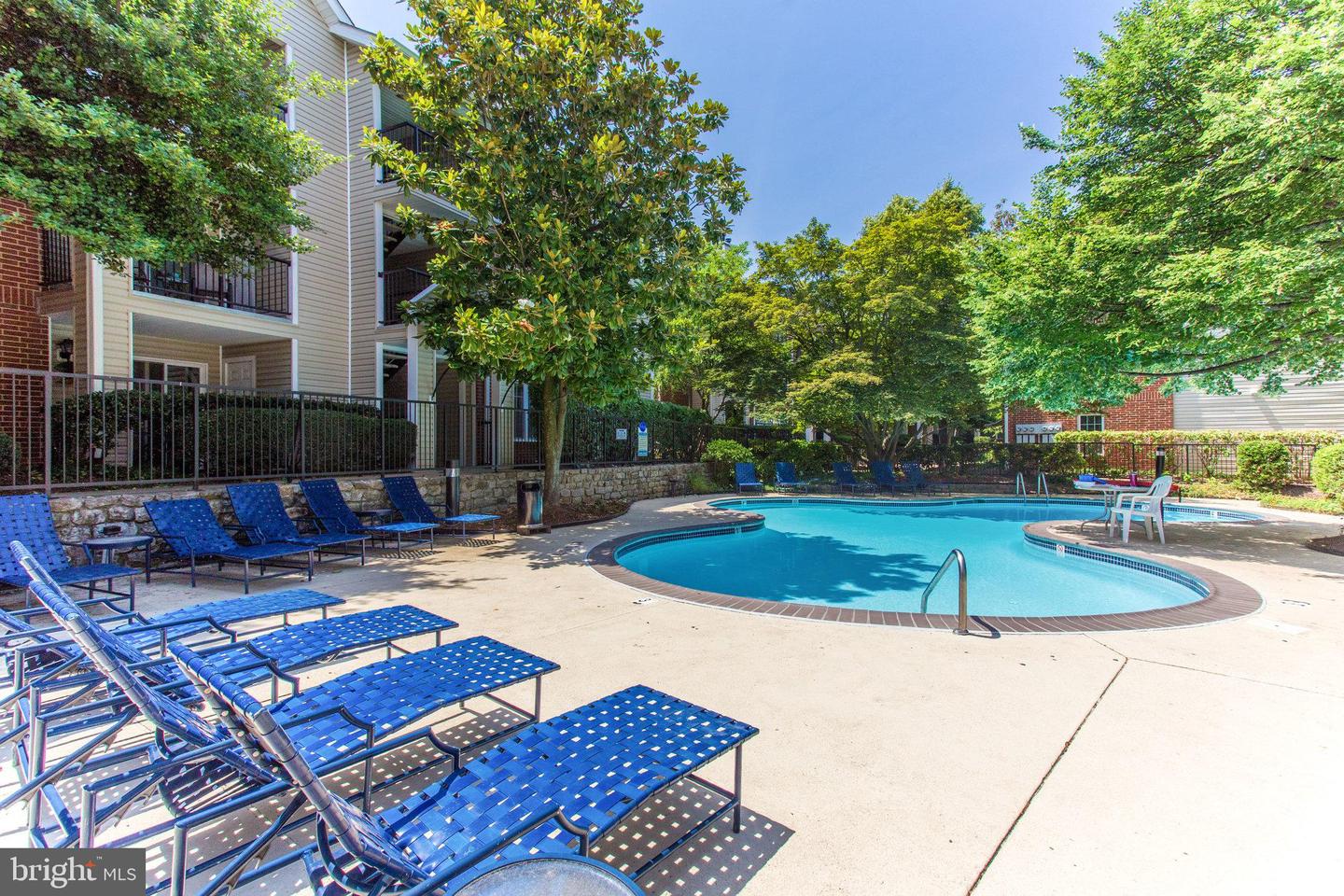 3315 WYNDHAM CIR #2235, ALEXANDRIA, Virginia 22302, 2 Bedrooms Bedrooms, ,2 BathroomsBathrooms,Residential,For sale,3315 WYNDHAM CIR #2235,VAAX2047698 MLS # VAAX2047698
