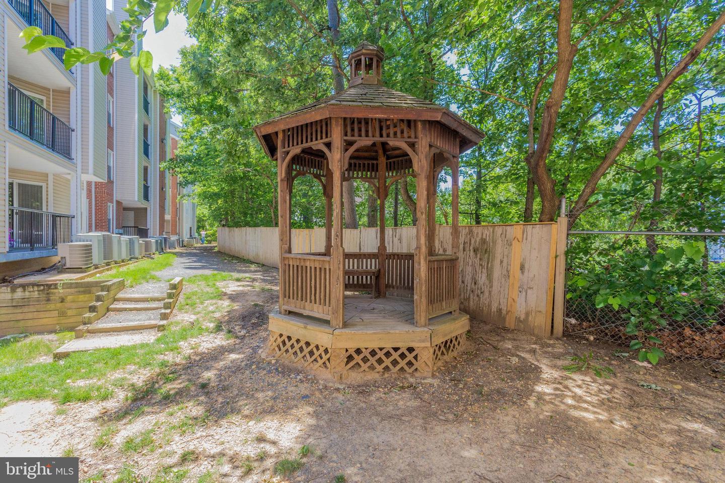 3315 WYNDHAM CIR #2235, ALEXANDRIA, Virginia 22302, 2 Bedrooms Bedrooms, ,2 BathroomsBathrooms,Residential,For sale,3315 WYNDHAM CIR #2235,VAAX2047698 MLS # VAAX2047698