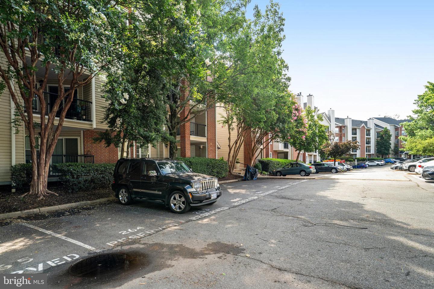 3315 WYNDHAM CIR #2235, ALEXANDRIA, Virginia 22302, 2 Bedrooms Bedrooms, ,2 BathroomsBathrooms,Residential,For sale,3315 WYNDHAM CIR #2235,VAAX2047698 MLS # VAAX2047698