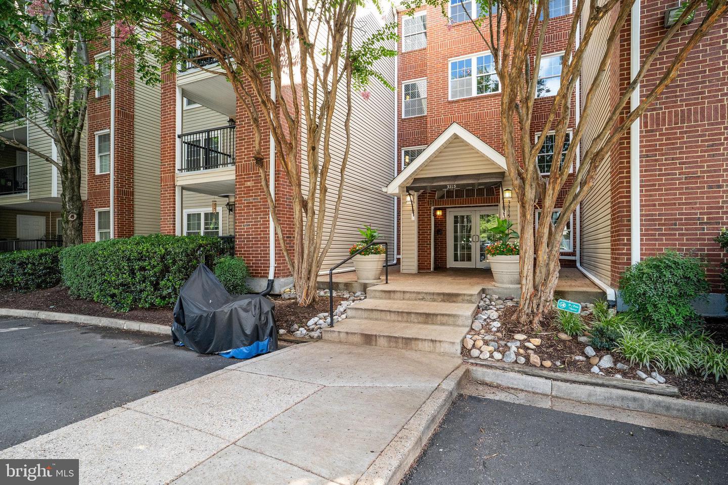 3315 WYNDHAM CIR #2235, ALEXANDRIA, Virginia 22302, 2 Bedrooms Bedrooms, ,2 BathroomsBathrooms,Residential,For sale,3315 WYNDHAM CIR #2235,VAAX2047698 MLS # VAAX2047698