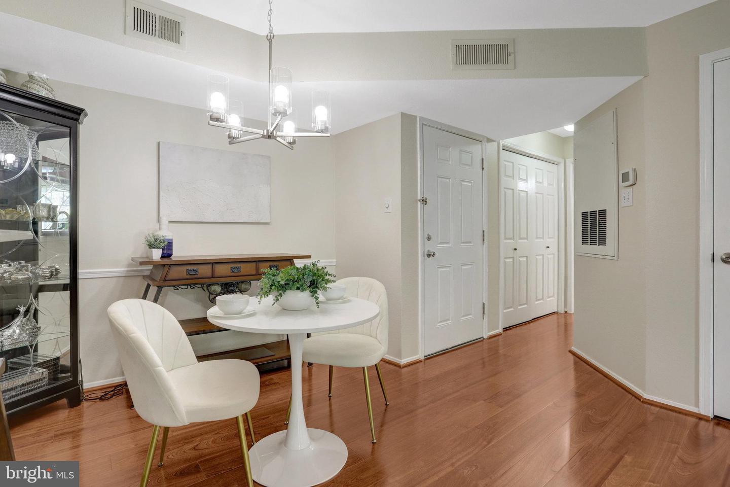 3315 WYNDHAM CIR #2235, ALEXANDRIA, Virginia 22302, 2 Bedrooms Bedrooms, ,2 BathroomsBathrooms,Residential,For sale,3315 WYNDHAM CIR #2235,VAAX2047698 MLS # VAAX2047698