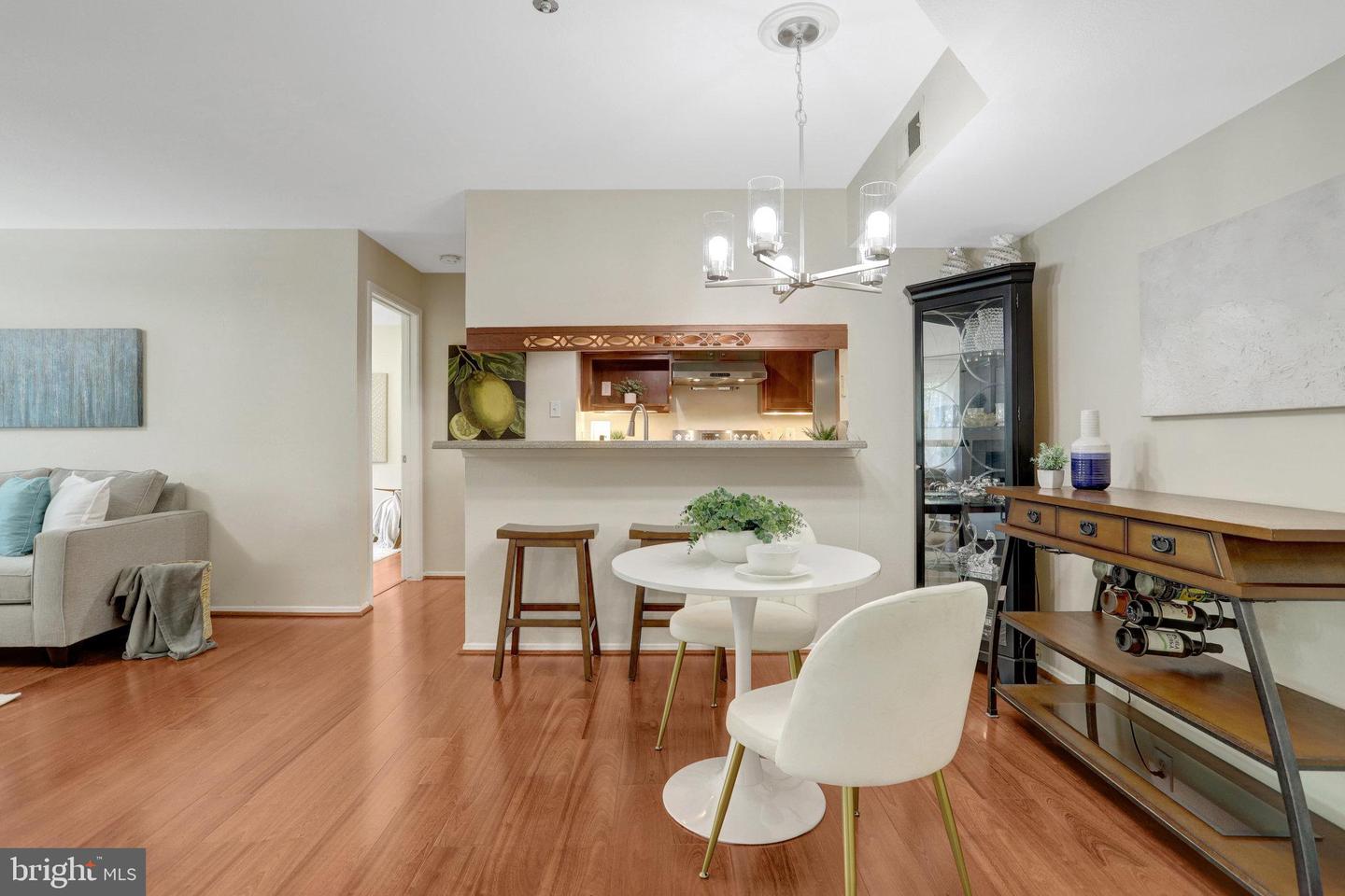 3315 WYNDHAM CIR #2235, ALEXANDRIA, Virginia 22302, 2 Bedrooms Bedrooms, ,2 BathroomsBathrooms,Residential,For sale,3315 WYNDHAM CIR #2235,VAAX2047698 MLS # VAAX2047698