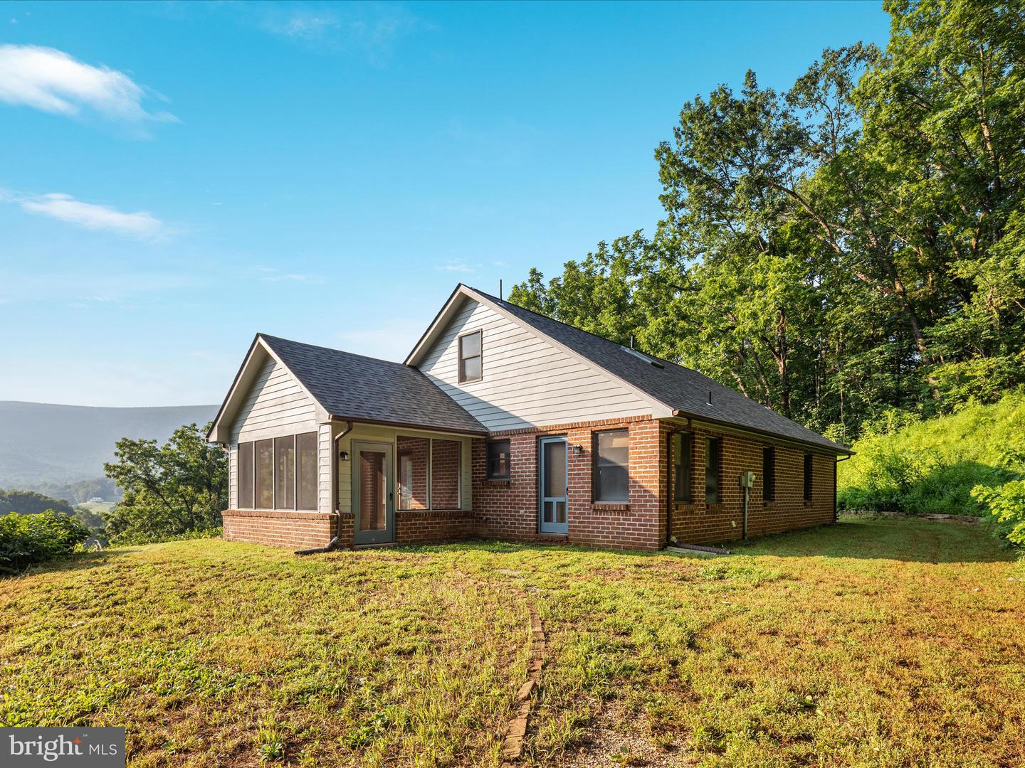 472 WESLEY LN, BENTONVILLE, Virginia 22610, 3 Bedrooms Bedrooms, ,3 BathroomsBathrooms,Residential,For sale,472 WESLEY LN,VAWR2011788 MLS # VAWR2011788