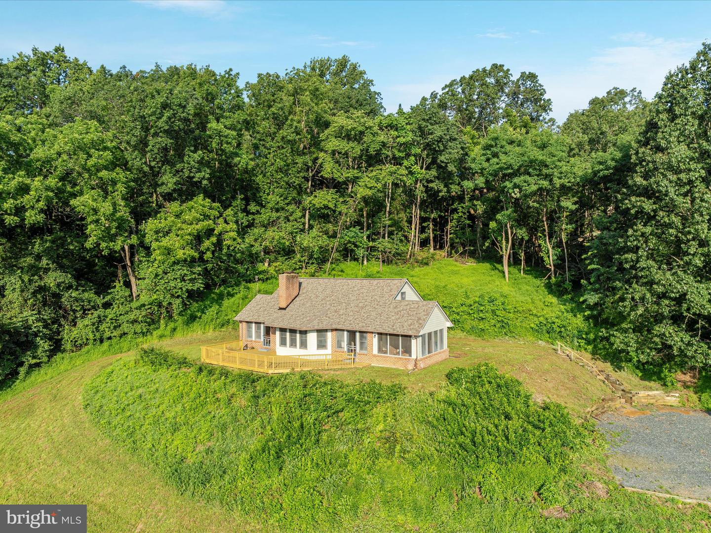 472 WESLEY LN, BENTONVILLE, Virginia 22610, 3 Bedrooms Bedrooms, ,3 BathroomsBathrooms,Residential,For sale,472 WESLEY LN,VAWR2011788 MLS # VAWR2011788