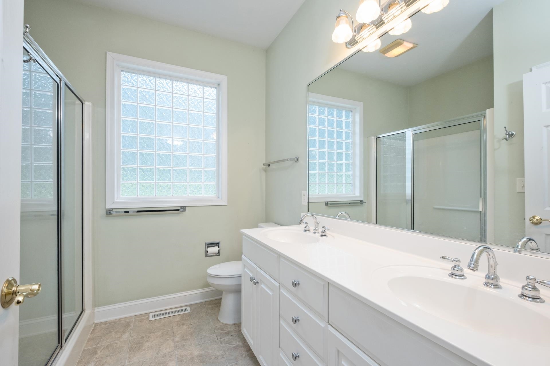3 BUCKINGHAM COMMON, WAYNESBORO, Virginia 22980, 3 Bedrooms Bedrooms, ,2 BathroomsBathrooms,Residential,3 BUCKINGHAM COMMON,667274 MLS # 667274
