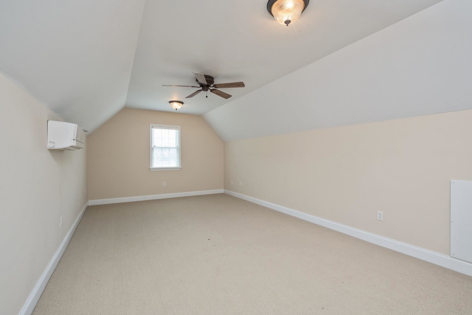 3 BUCKINGHAM COMMON, WAYNESBORO, Virginia 22980, 3 Bedrooms Bedrooms, ,2 BathroomsBathrooms,Residential,3 BUCKINGHAM COMMON,667274 MLS # 667274