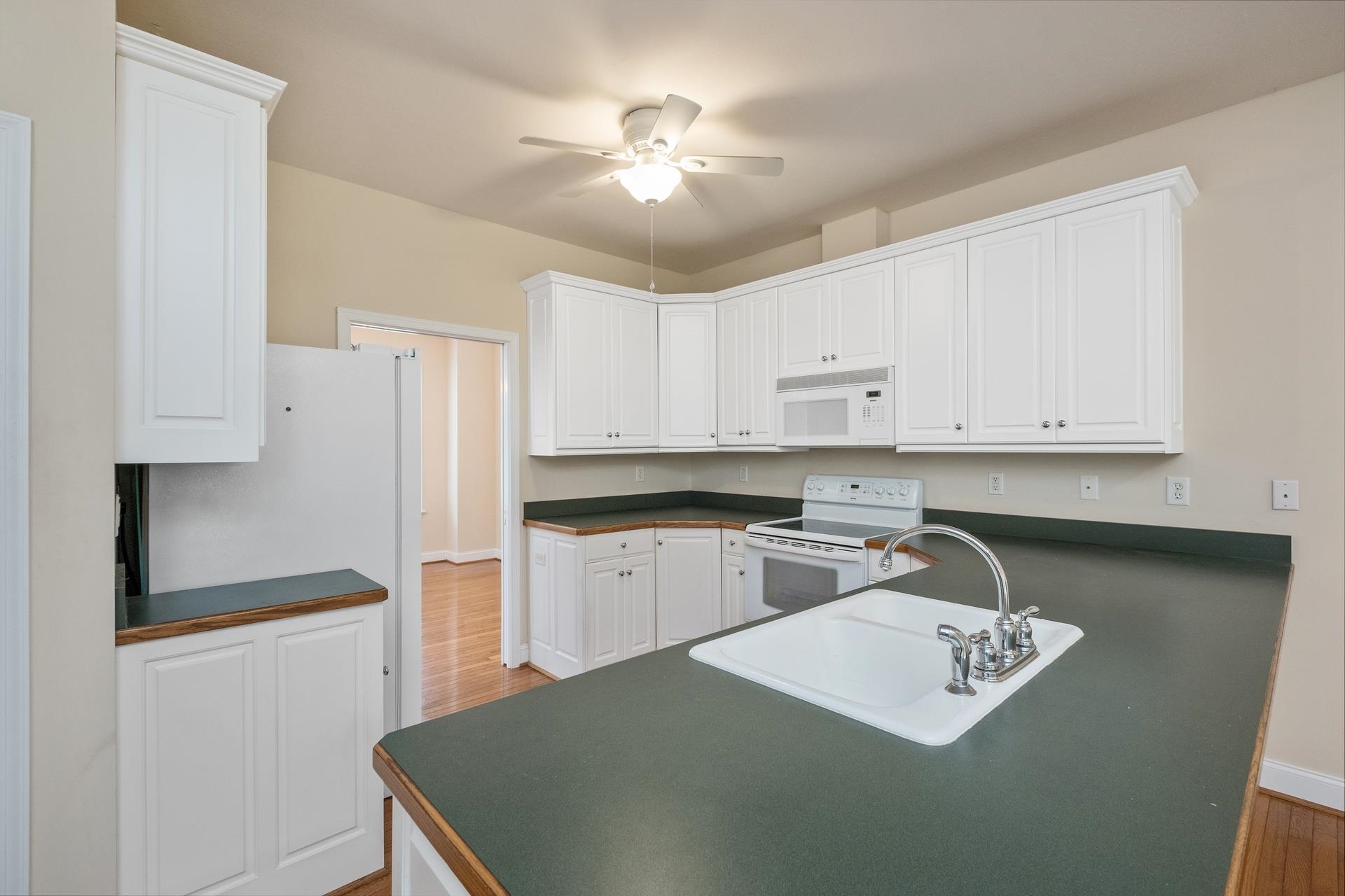 3 BUCKINGHAM COMMON, WAYNESBORO, Virginia 22980, 3 Bedrooms Bedrooms, ,2 BathroomsBathrooms,Residential,3 BUCKINGHAM COMMON,667274 MLS # 667274