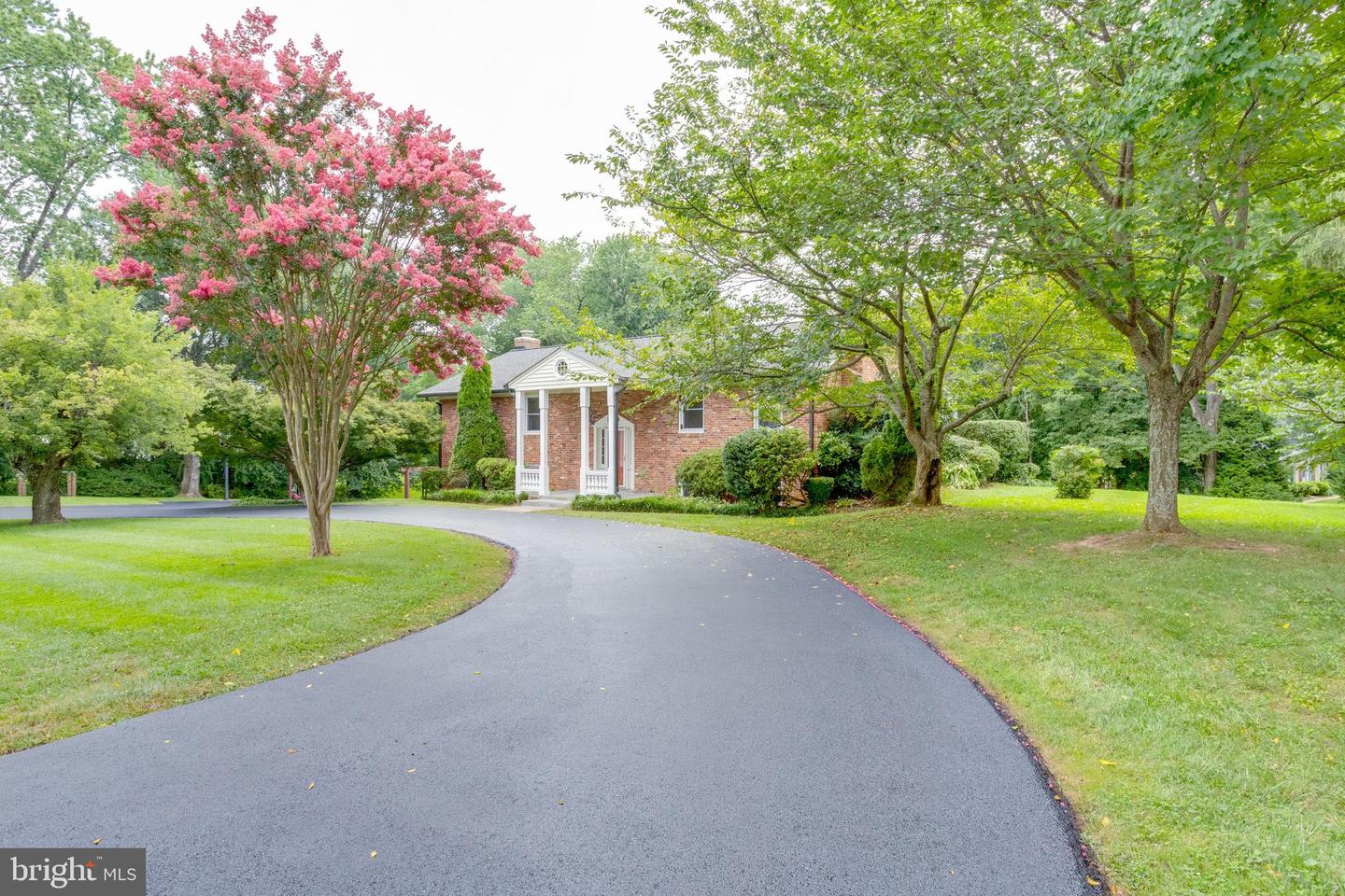 5039 PRESTWICK DR, FAIRFAX, Virginia 22030, 4 Bedrooms Bedrooms, ,3 BathroomsBathrooms,Residential,For sale,5039 PRESTWICK DR,VAFX2257362 MLS # VAFX2257362