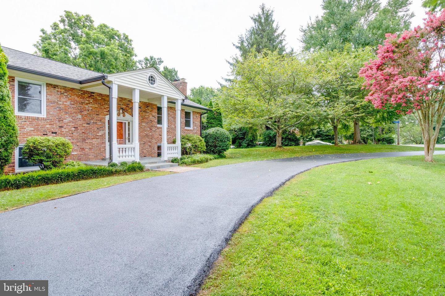5039 PRESTWICK DR, FAIRFAX, Virginia 22030, 4 Bedrooms Bedrooms, ,3 BathroomsBathrooms,Residential,For sale,5039 PRESTWICK DR,VAFX2257362 MLS # VAFX2257362