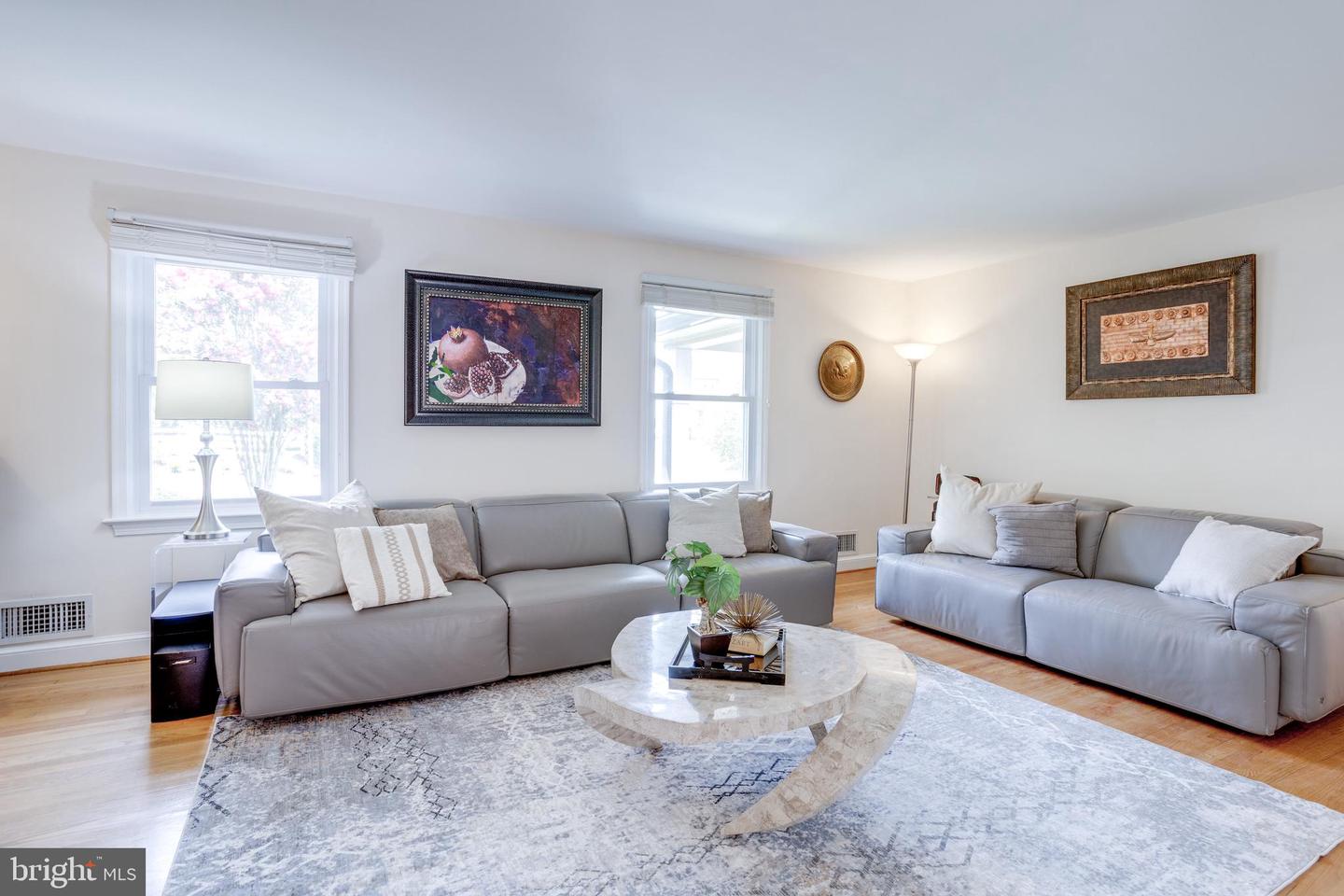 5039 PRESTWICK DR, FAIRFAX, Virginia 22030, 4 Bedrooms Bedrooms, ,3 BathroomsBathrooms,Residential,For sale,5039 PRESTWICK DR,VAFX2257362 MLS # VAFX2257362